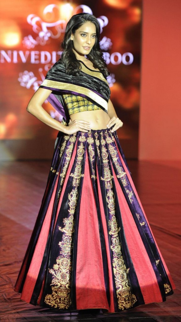 Showstopper Lisa Haydon for designer Nivedita Saboo's showcase at Pune Fashion Week, 2014