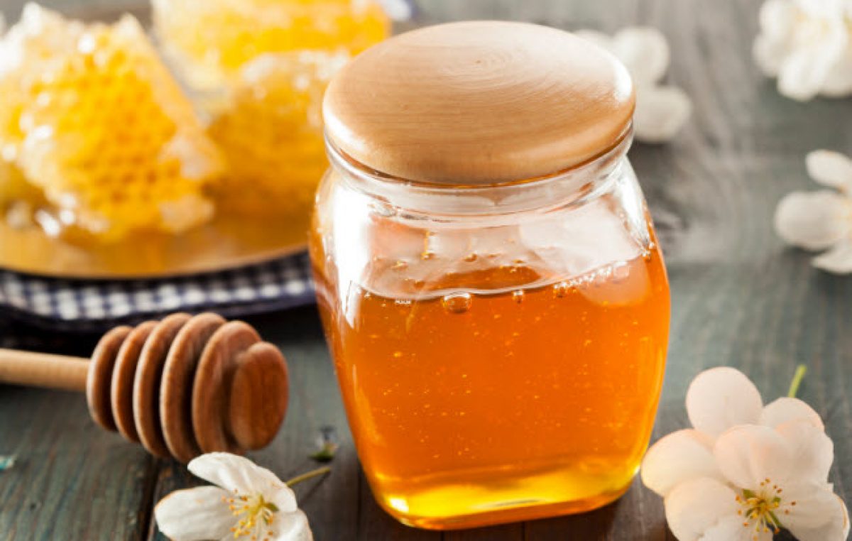 4-ways-honey-can-help-your-skin-1200x762_c